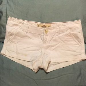 🌴White Hollister Low Rise Shorts🌴